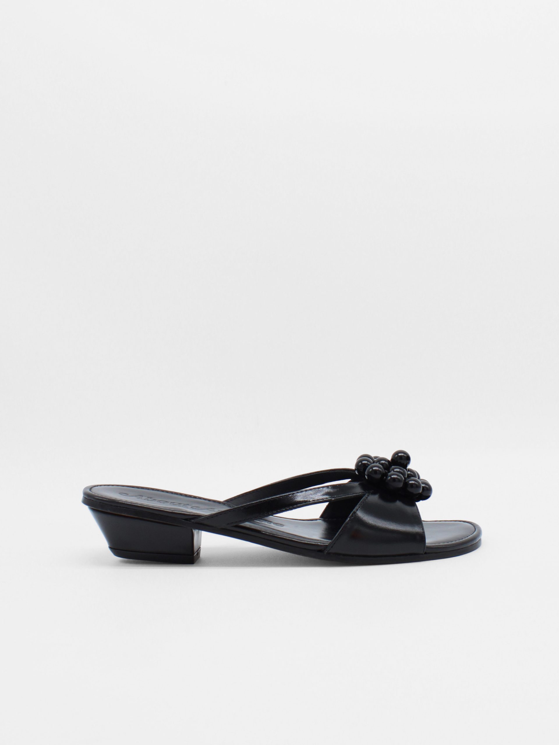 Flora Black