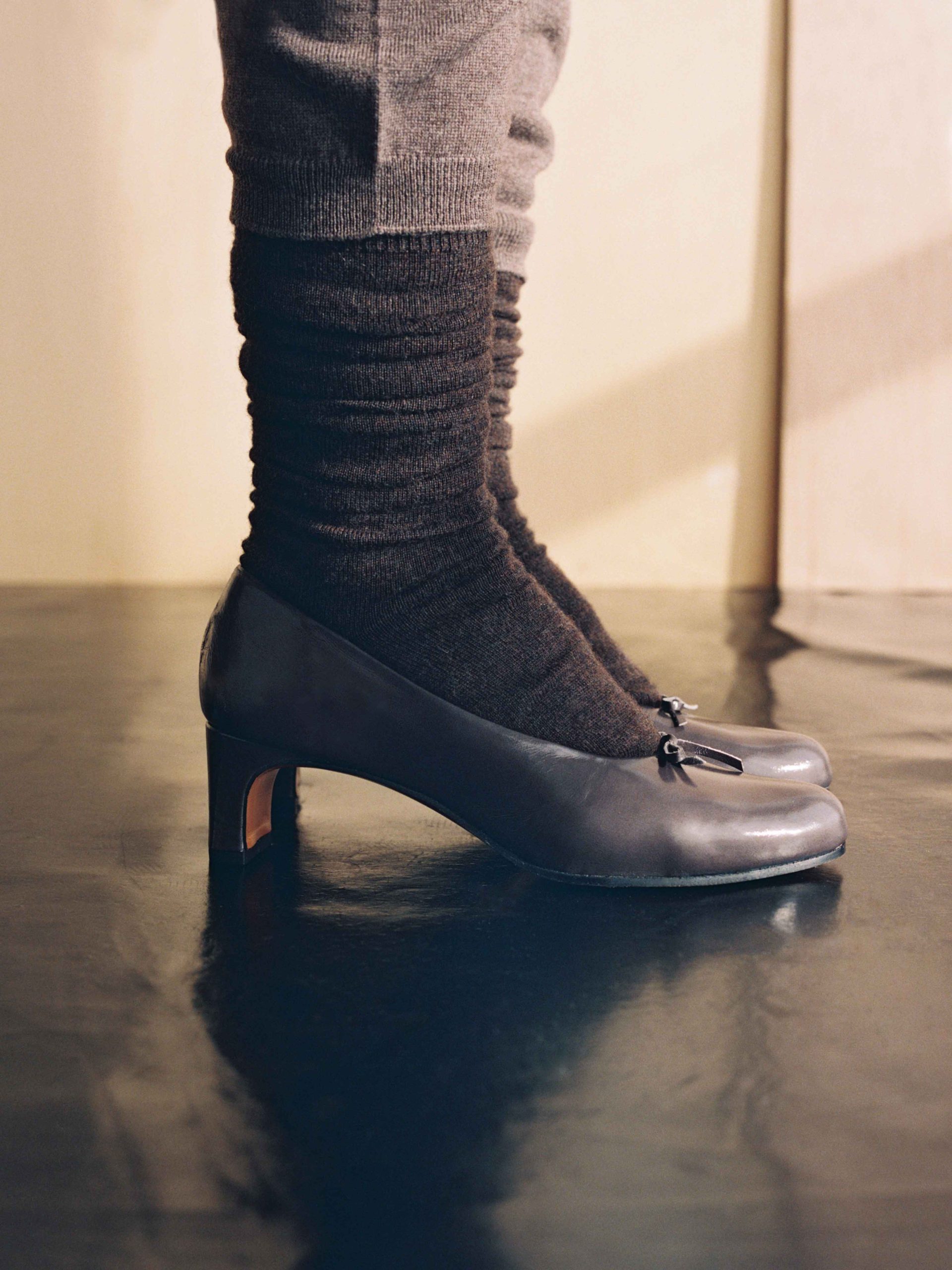 Sera Patent Grey